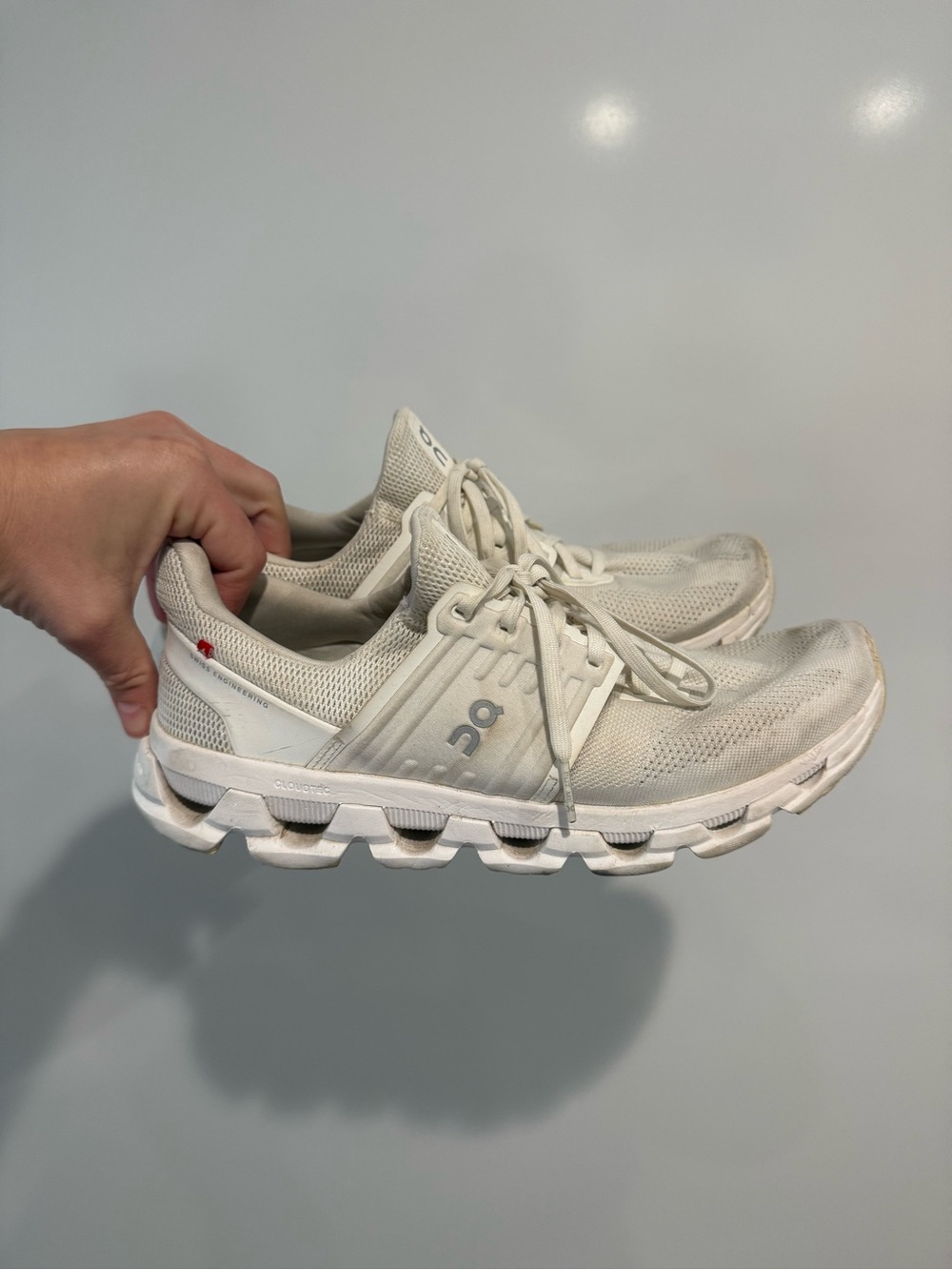 On Cloud Cloudswift Running Sneakers